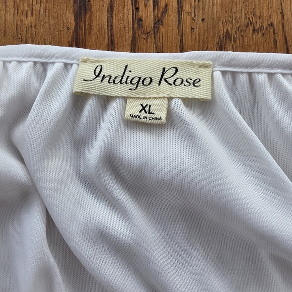 Fabulous White Cold-Shoulder Maxi Dress - Picture 7 of 8